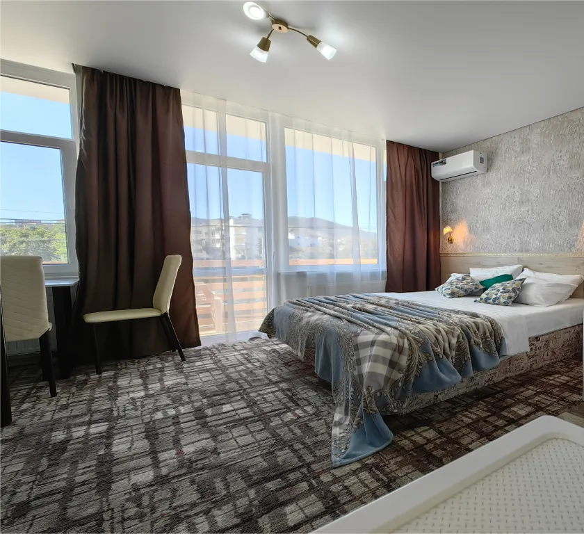 Квартира Квартира Студия с отоплением, кухней, стиралкой, балконом, парковкой, беседкой — Судак