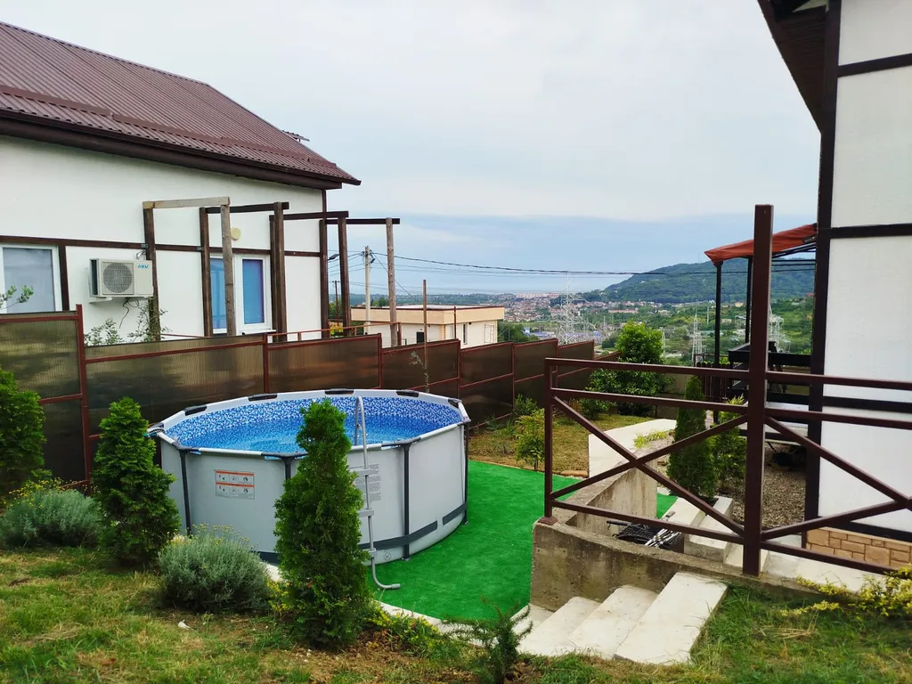 Дом в стиле шале с видом на море в 20 минутах от Сириуса