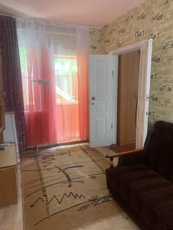 Двухкомнатный номер со своей кухней в номере и санузлом на первом этаже