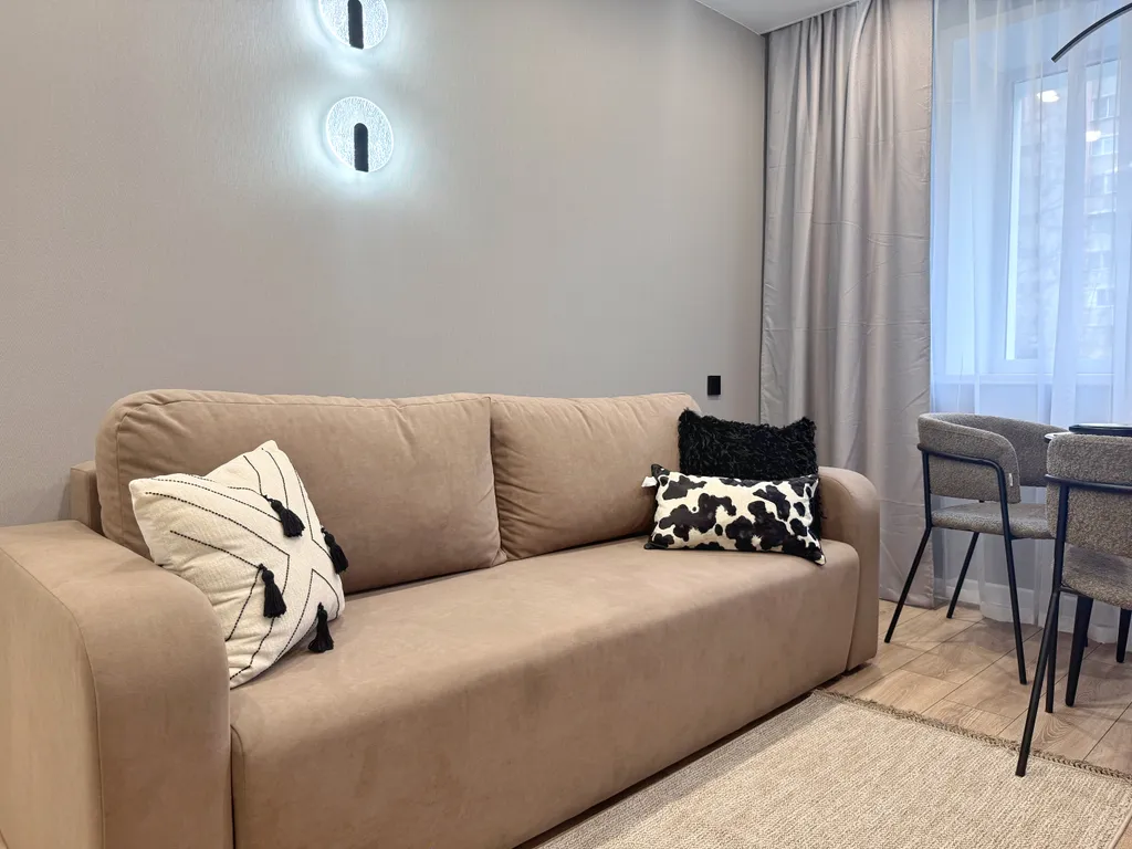 Дизайнерская двухкомнатная квартира в самом центре кирова