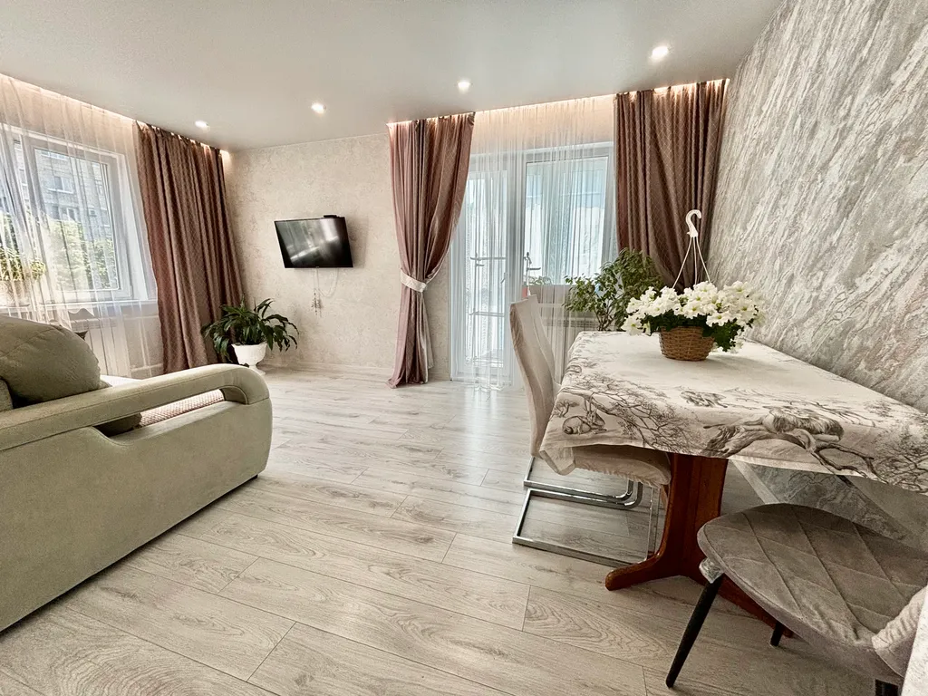 2-х комнатная квартира недалеко от центра 2 кондиционера и балкон