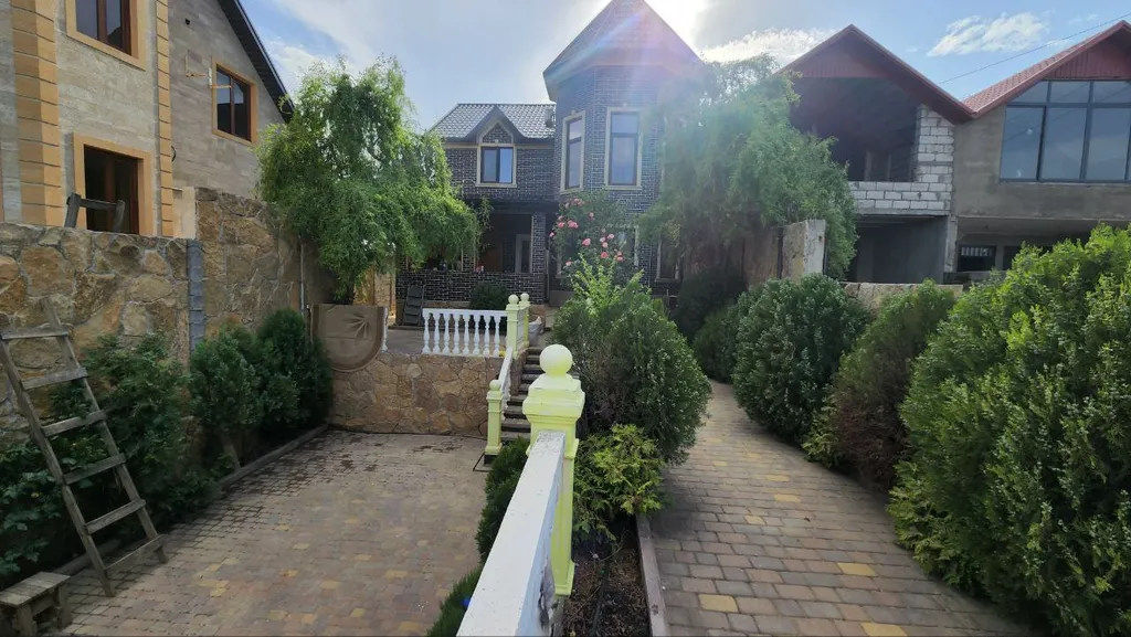 Дома коттеджи с видом на море