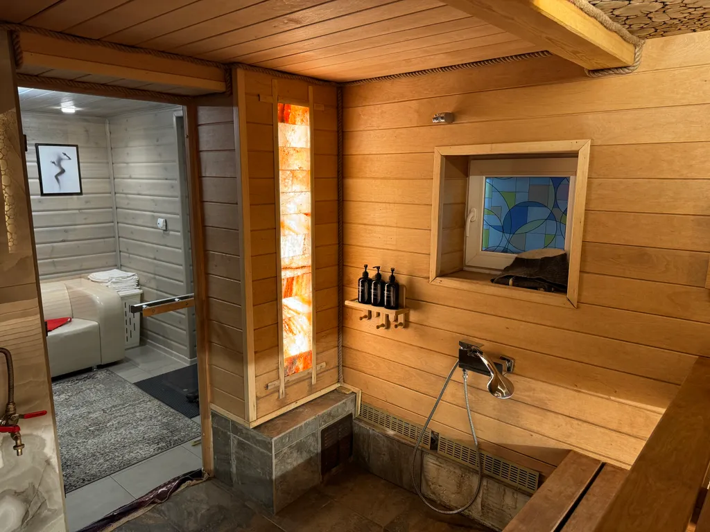 Уютный загородный дом с баней