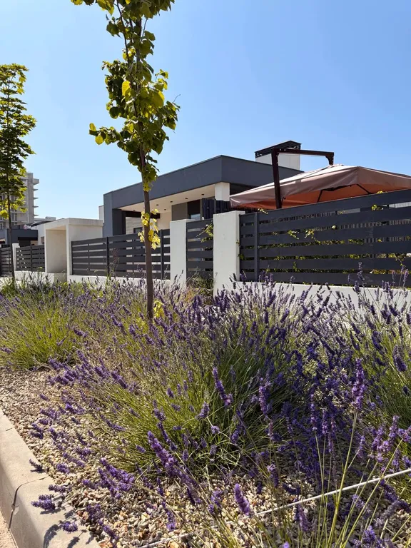 Дом с бассейном и террасой в 12 минутах от моря - House of hedonist