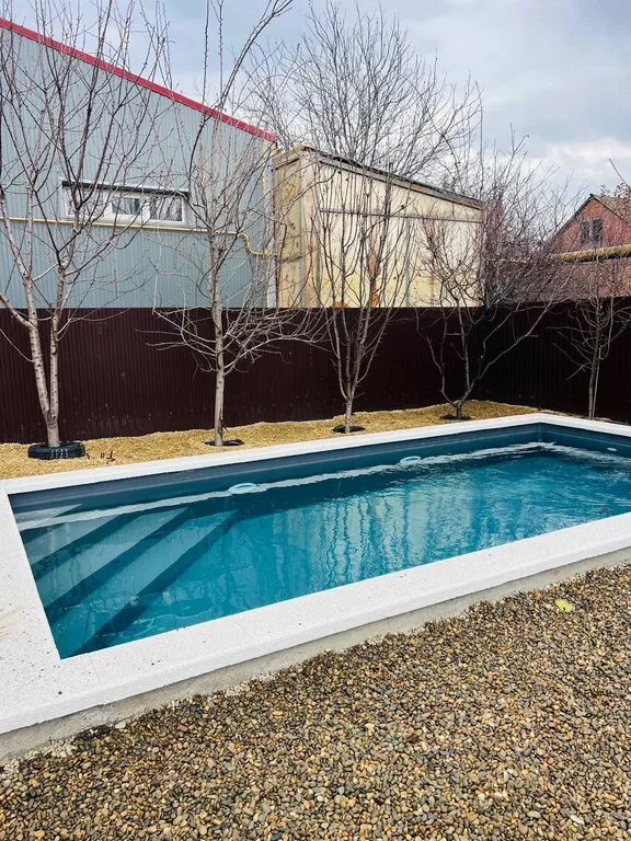 Дом с бассейном