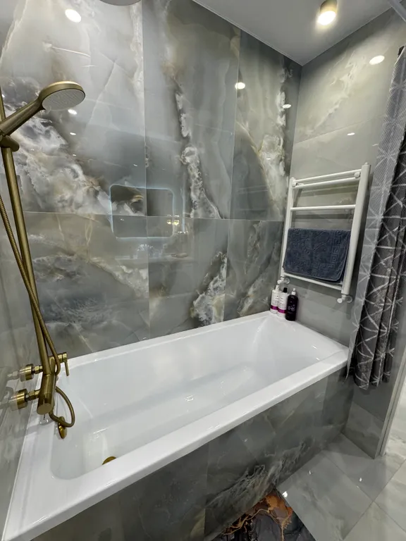 квартира с дизайнерским ремонтом на въезде в город