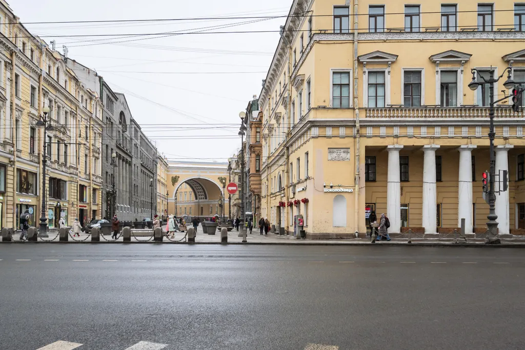 Квартира Квартира Светлая евротрёшка с окнами на Невский — Санкт-Петербург