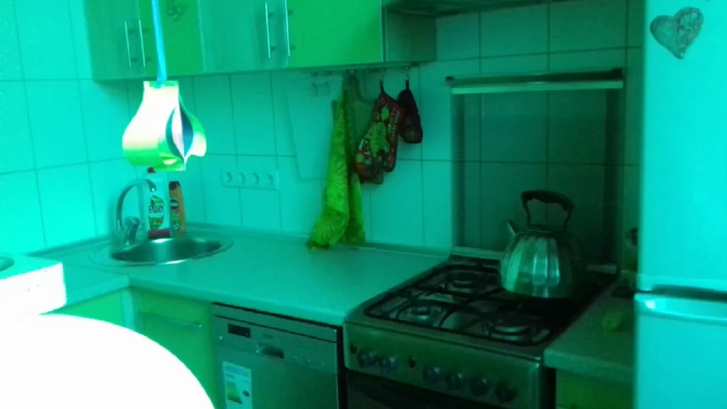 Благоустроенная двухкомнатная квартира с двориком у моря