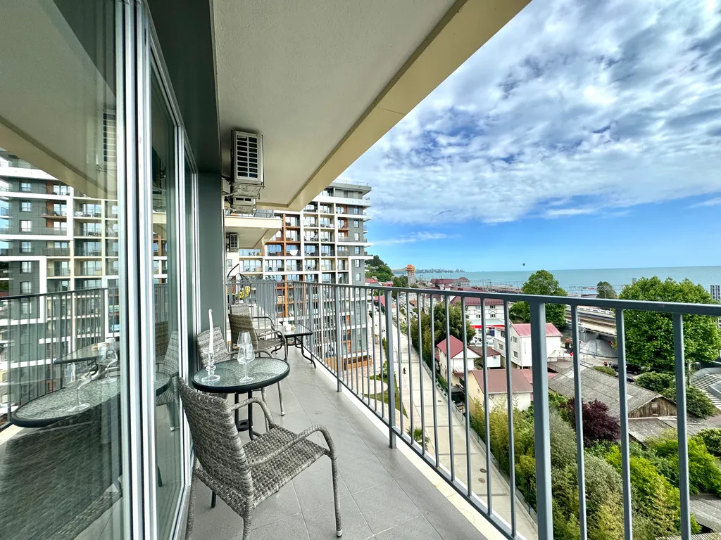 Двухкомнатная квартира с прямым видом на море