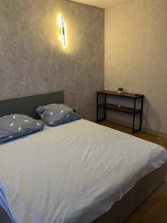 Очаровательная новая чистая квартира