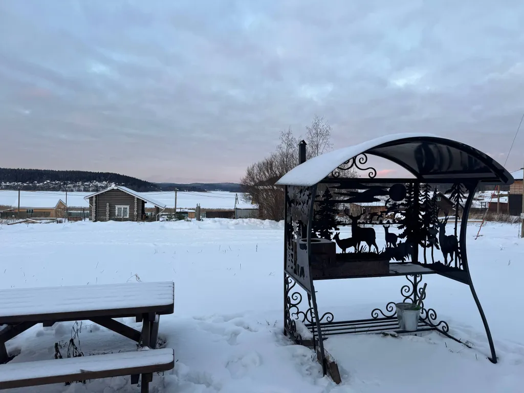 Новый дом с видом на озеро, сауной, гриль-домом и детской площадкой