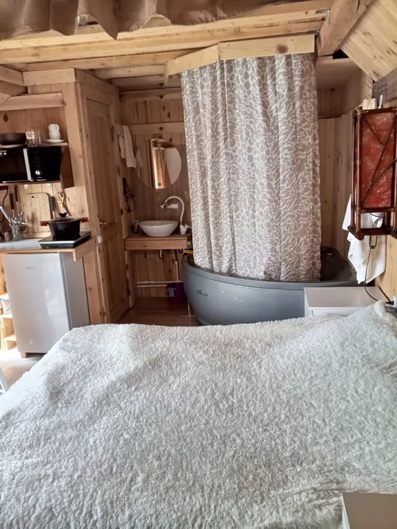 Домик в центре города, вид на бухту