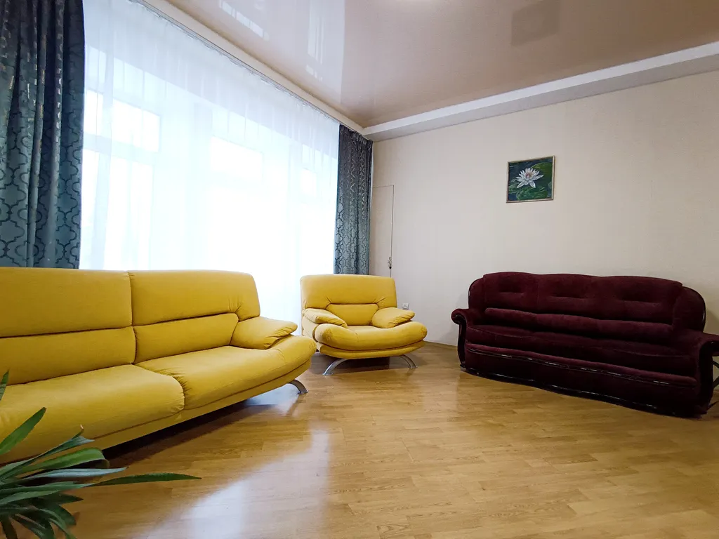 Квартира Квартира 3-комнатная сталинка с большой ванной рядом с набережной — Ярославль