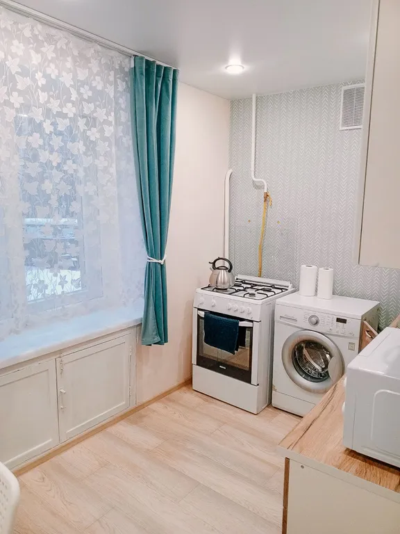 Свежая трешка с раздельными комнатами в тихом районе города