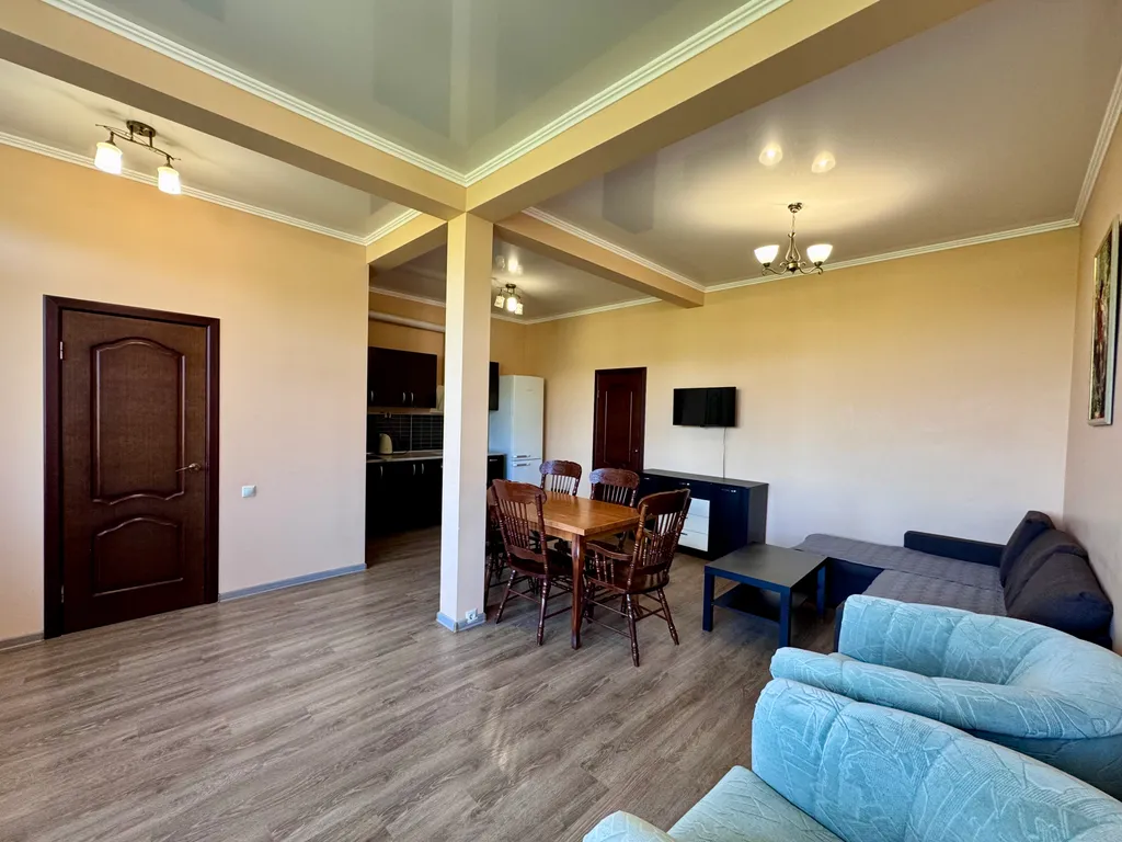 3-этажный дом с садом недалеко от моря