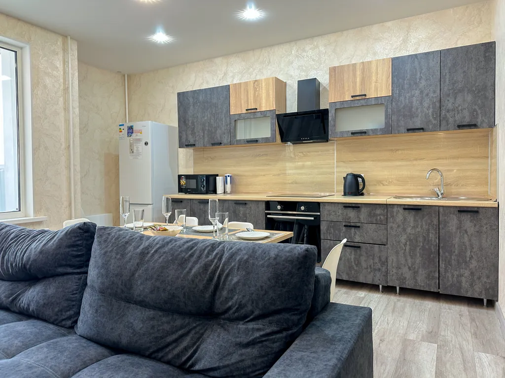 Просторная и стильная квартира у новой набережной