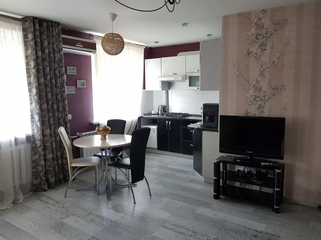 Уютная квартира-студия в тихом месте центра города