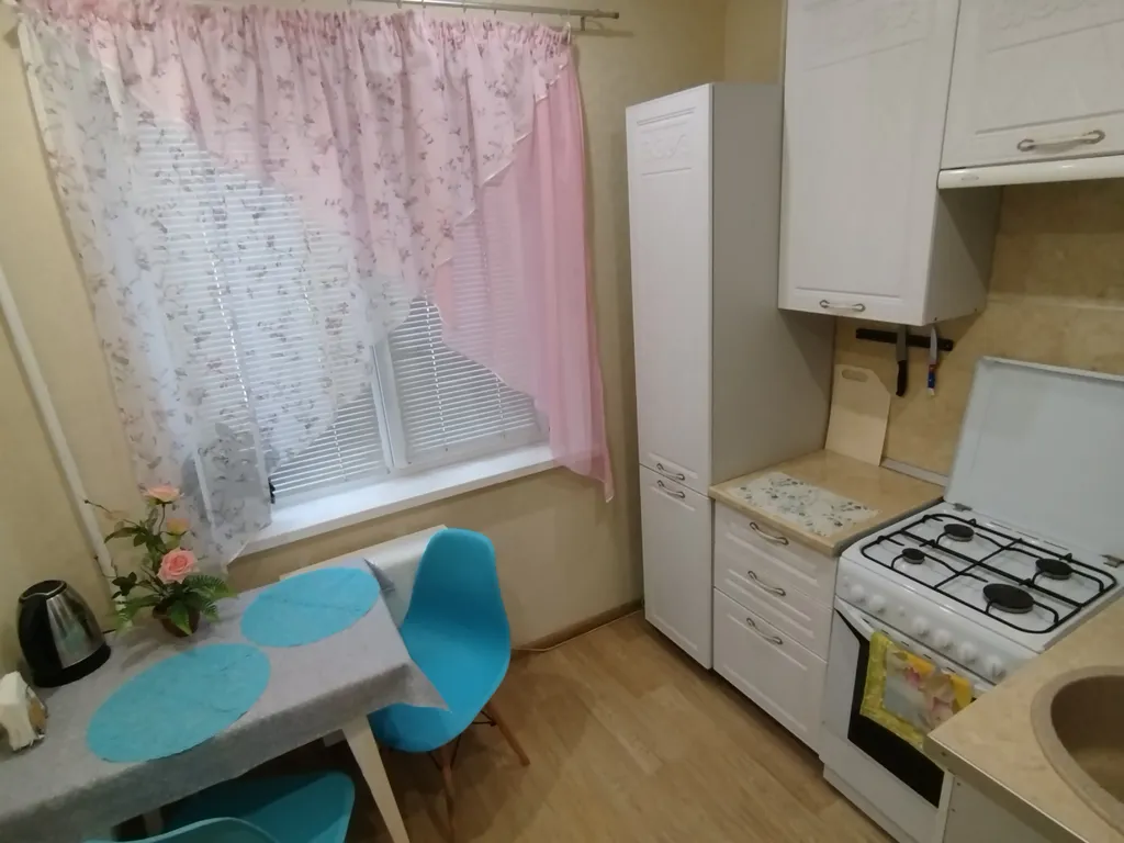 Уютная квартира — аренда посуточно в Волжский