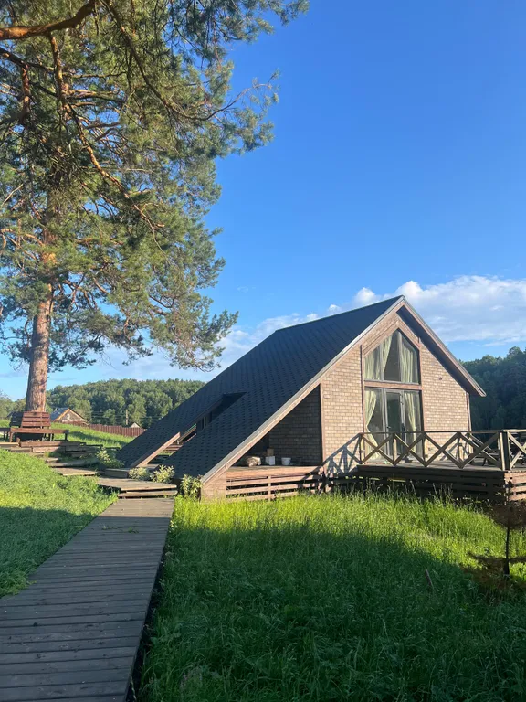 Гостевой домик с панорамными окнами