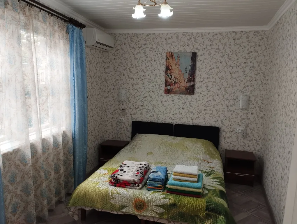 Двухкомнатный домик в частном домовладении