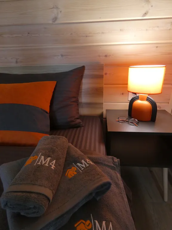 Уютный четырёхместный Домик с двуспальной кроватью