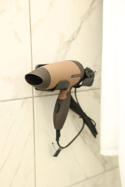 Четырехместный номер с 1 кроватью и диваном