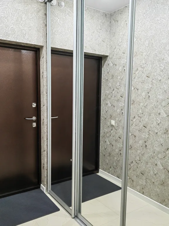 Солнечная квартира с видом на Московскую площадь