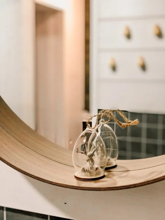 Цветочный домик с камином