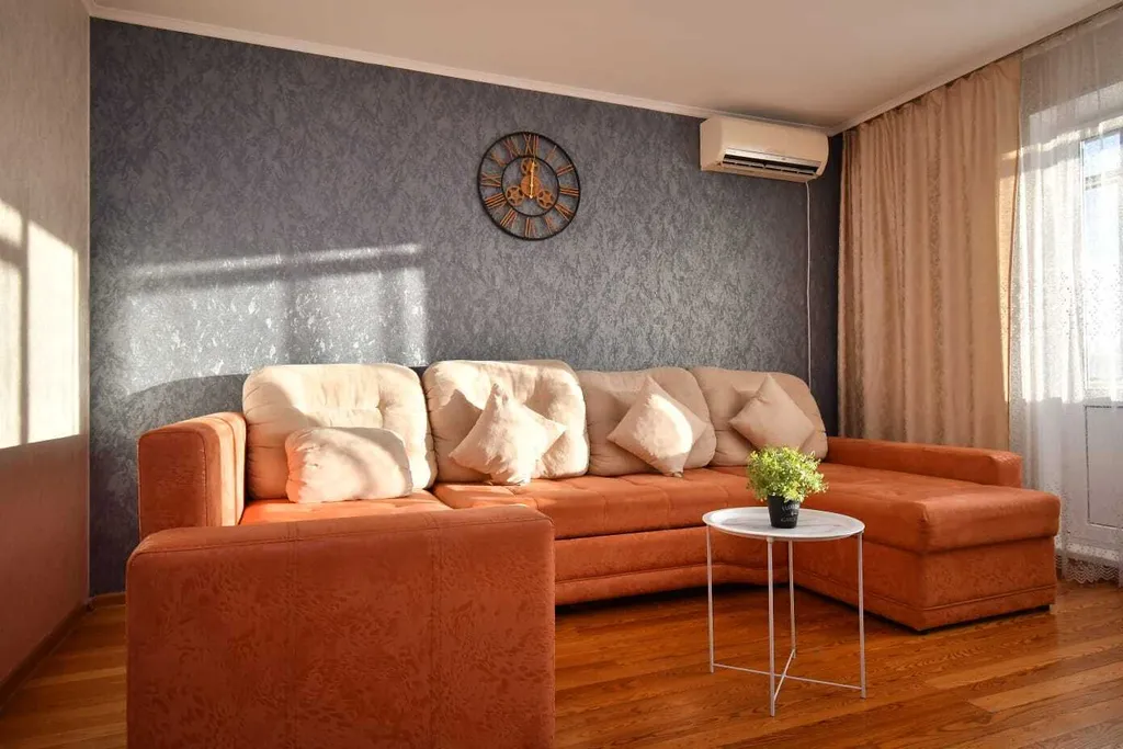 2-к. квартира "Orange" Вместительная двухкомнатная квартира на Взлетке — аренда посуточно в Красноярск