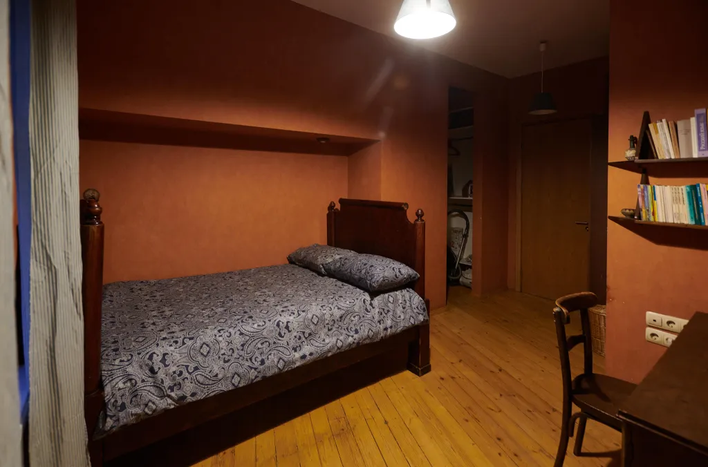 Квартира Квартира Старинная мебель в лучах солнца — Москва