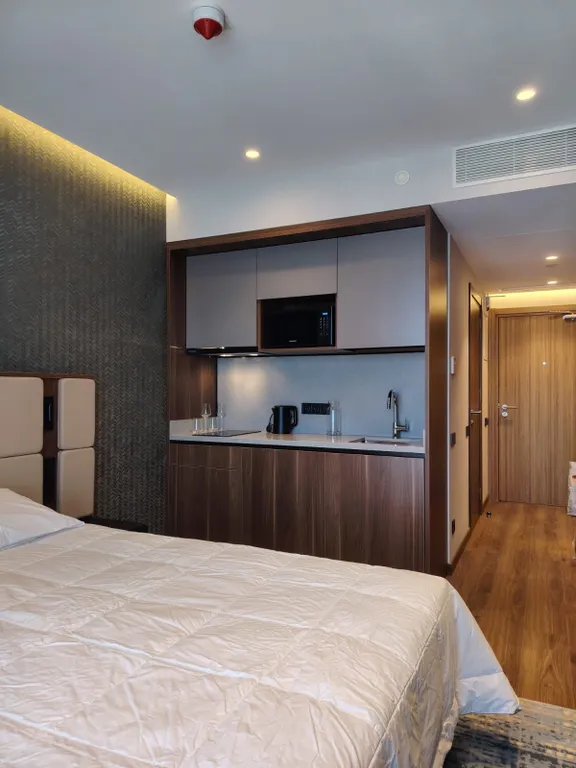 Премиальная студия на первой линии 3122