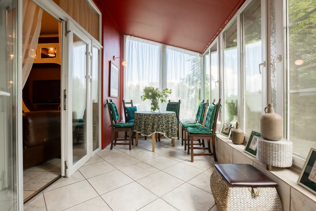 Розовая дача в Грузино