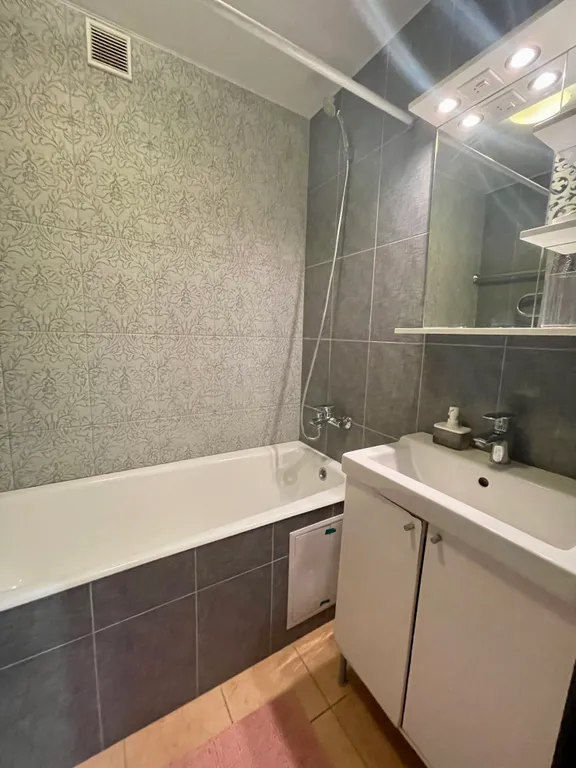 Квартира в новом доме, 5-7 минут от центра на авто