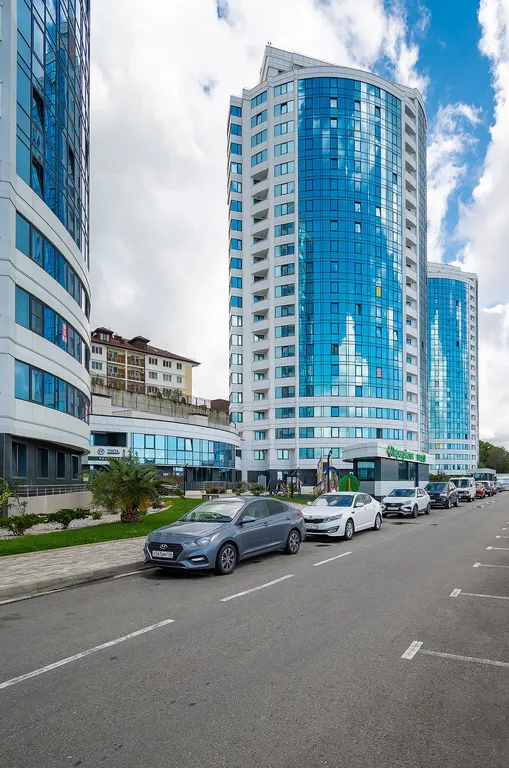 Квартира Квартира Зонированная студия с ванной, видом на море, бассейном на территории — Адлер