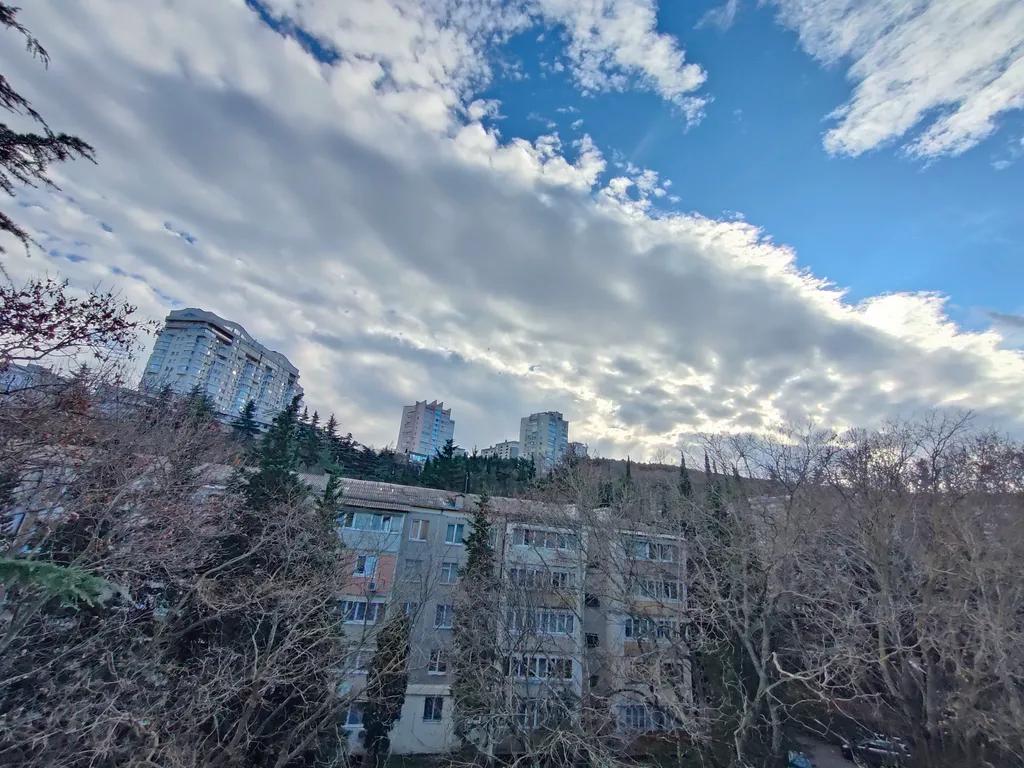 Уютная отдельная комната с балконом в районе автовокзала города Алушты