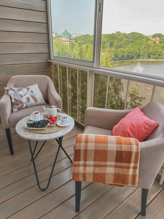 Квартира с видом на озеро в центре Светлогорска