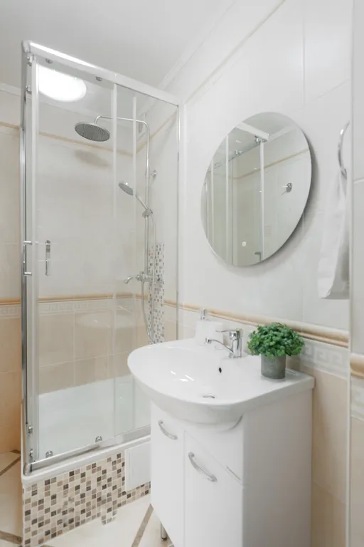 Элегантная квартира с французским балконом в центре