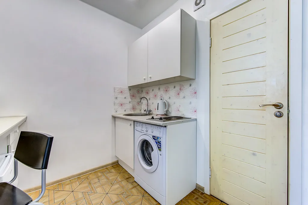 У метро Девяткино, 3 минуты пешком от метро