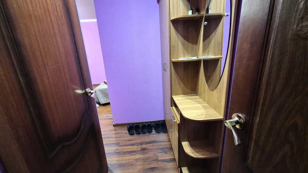 Двухкомнатная хорошая квартира в центре города