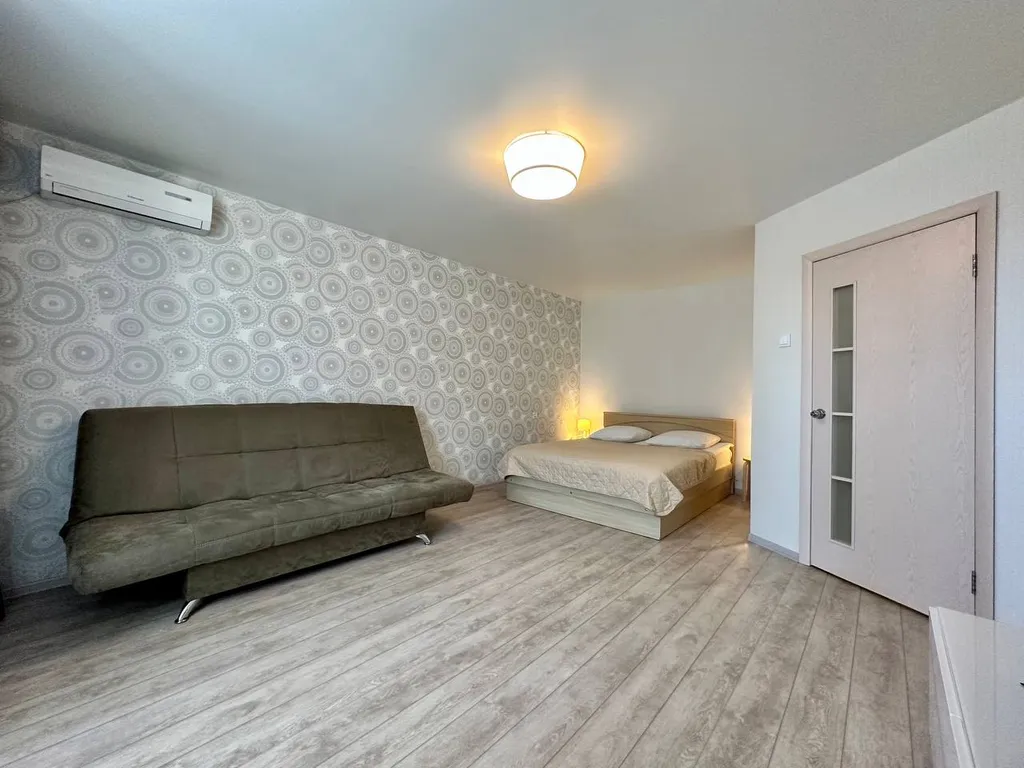 Стильные однокомнатные апартаменты рядом с лесом