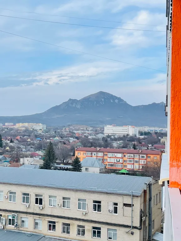 Дизайнерская с видом на горы