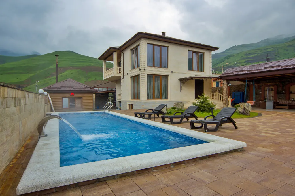 Дом в горах с бассейном