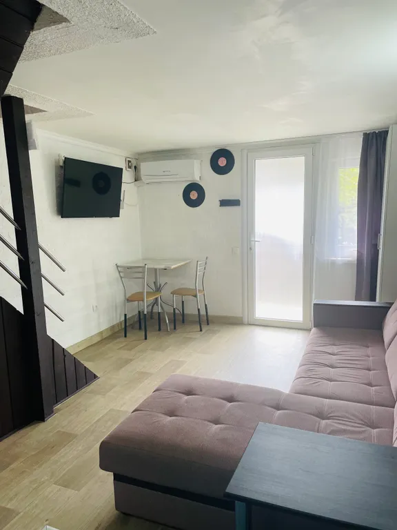 Коттедж Коттедж в тихом дворике в трех минутах от моря — Лазаревское