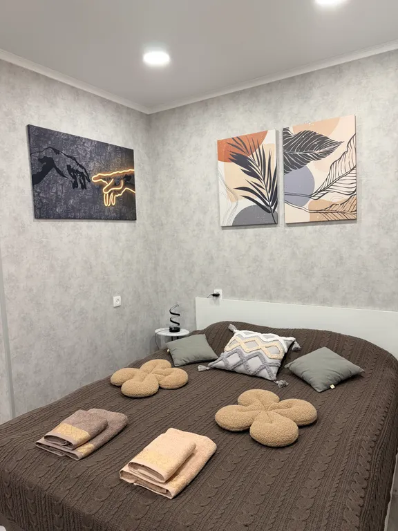 Совершенно новая чистая квартира в тихом районе города