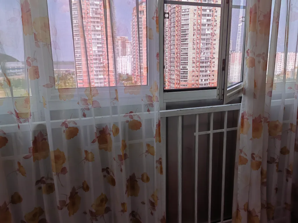 Уютная однокомнатная квартира с видом на Амур