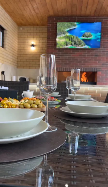 Дом в лесу с теплым бассейном и баней