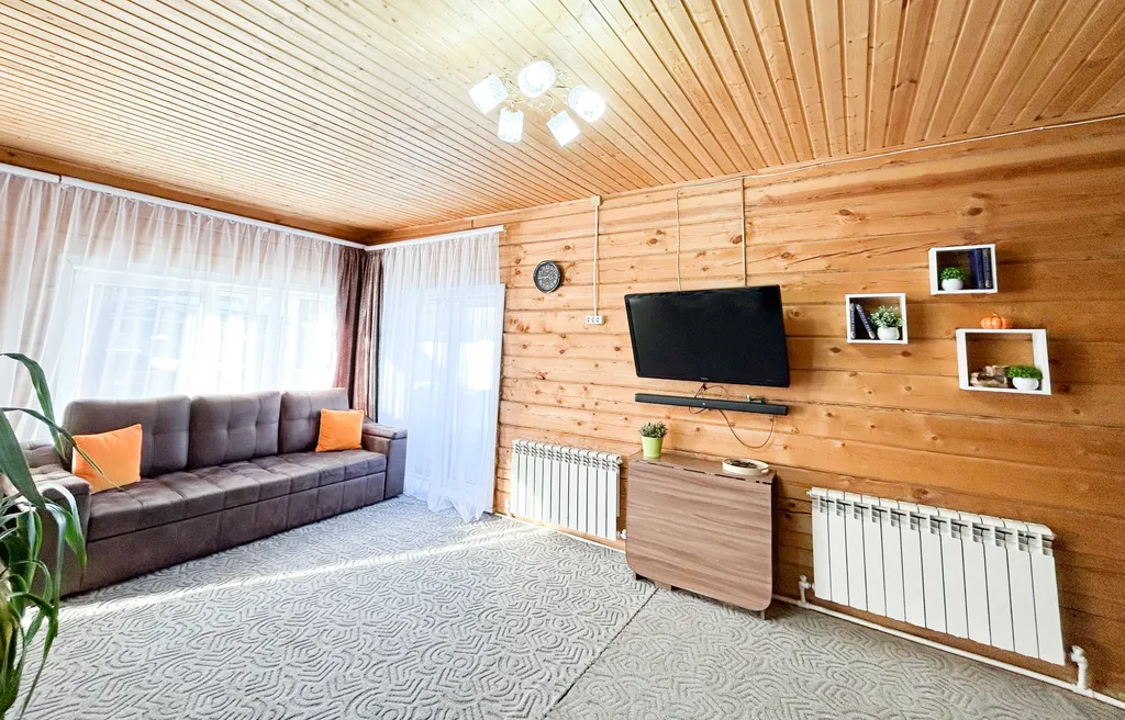 Дом с баней и бассейном