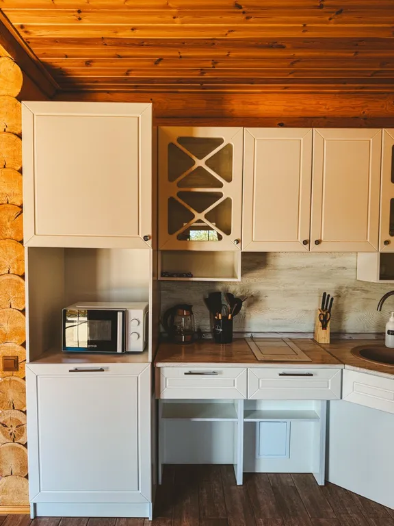 Доступная Среда, уютный бревенчатый дом с выходом на террасу