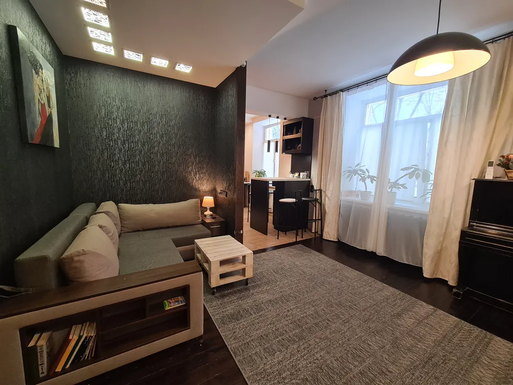 Квартира Квартира Центр. 30м до метро. 2 комнаты. До 8ми гостей. Тихая, уютная сталинка — Минск