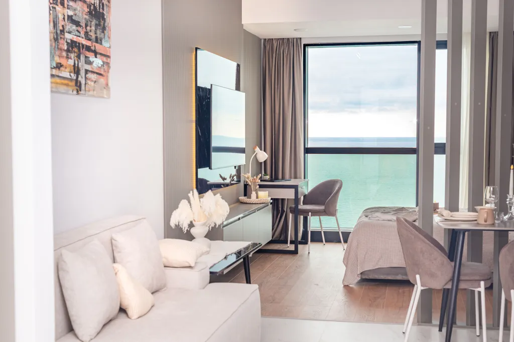 Oceanview Mood by Aesthaven